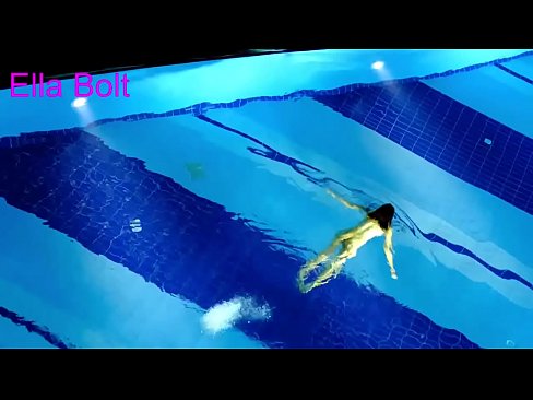 ❤️ Saya tidak bisa berhenti menonton, pirang muda tertangkap basah berenang di kolam resor ELLA BOLT ❤️ Video porno di id.eggporncomics.ru